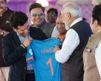 प्रधानमंत्री ने उत्तर प्रदेश के वाराणसी में अंतर्राष्ट्रीय क्रिकेट स्टेडियम का शिलान्यास किया